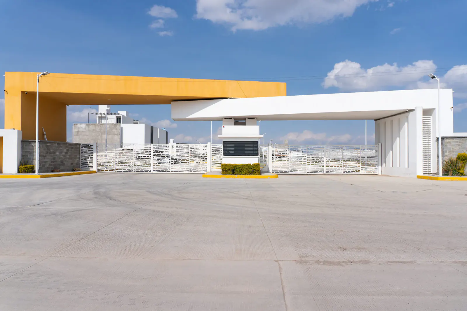 Caseta de acceso en Residencial Paseos de Acayuca