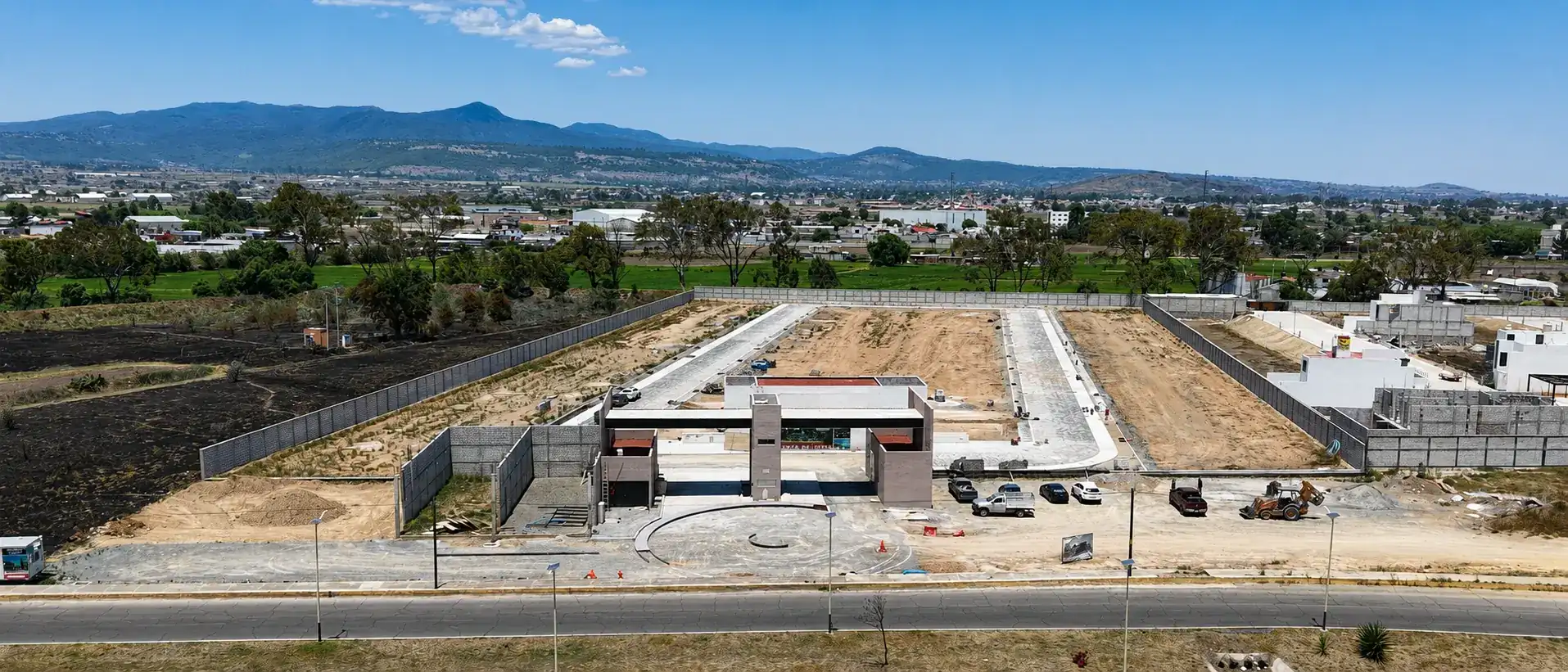 Desarrollo en ejecución con lenguaje arquitectónico cuidado